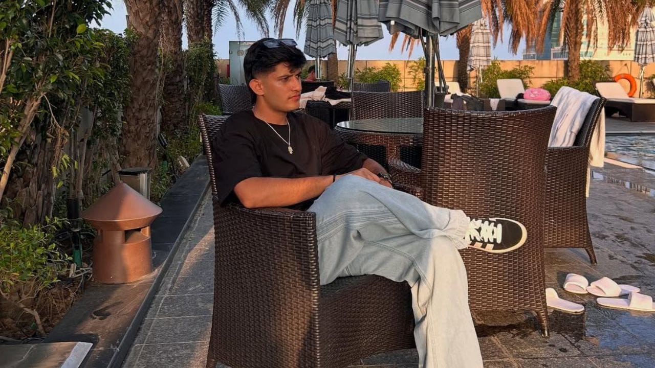 ઇન્ડિયન પ્રીમિયર લીગ (IPL)ના ઇતિહાસમાં, ઘણા સ્ટાર ખેલાડીઓ રહ્યા છે જેમણે આ લીગ દ્વારા ખૂબ જ ખ્યાતિ મેળવી છે. પરંતુ આજે અમે તમને એક એવા ખેલાડી વિશે વાત કરીશું. જેમણે આઈપીએલમાં એન્ટ્રી કરી ચર્ચામાં આવ્યો હતો.