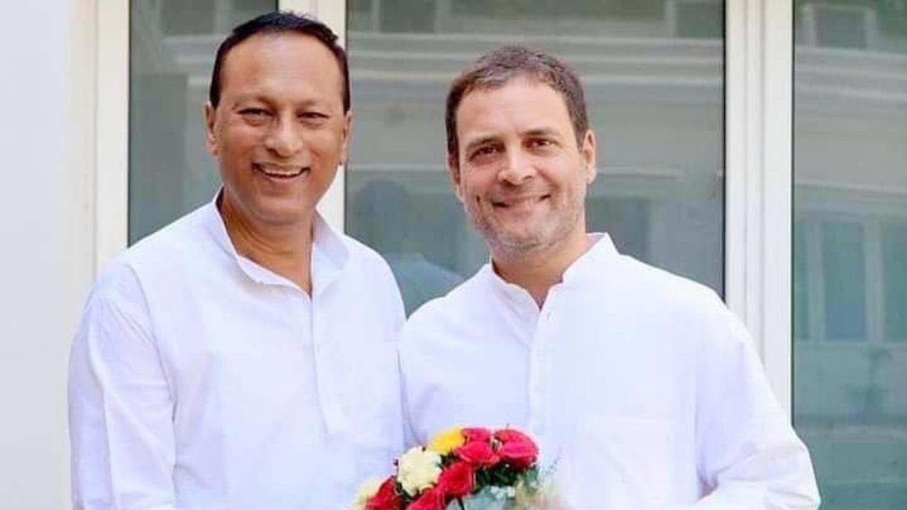 પ્રદ્યુત બોરદોલોઈનો જન્મ 28 એપ્રિલ 1959ના રોજ  આસામના માર્ગેરિટામાં  થયો છે. તે આસામના ભારતીય જનતા પાર્ટીના નેતા છે જેમણે 2019  થી 2026 સુધી નાગાંવ લોકસભા મતવિસ્તારના સંસદ સભ્ય તરીકે સેવા આપી હતી.