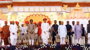 RSS સરસંઘચાલક મોહન ભાગવતે વડતાલ સ્વામિનારાયણ મંદિરની મુલાકાત લીધી, કહ્યું ધર્મ બધાને જોડીને સાથે ચાલે છે