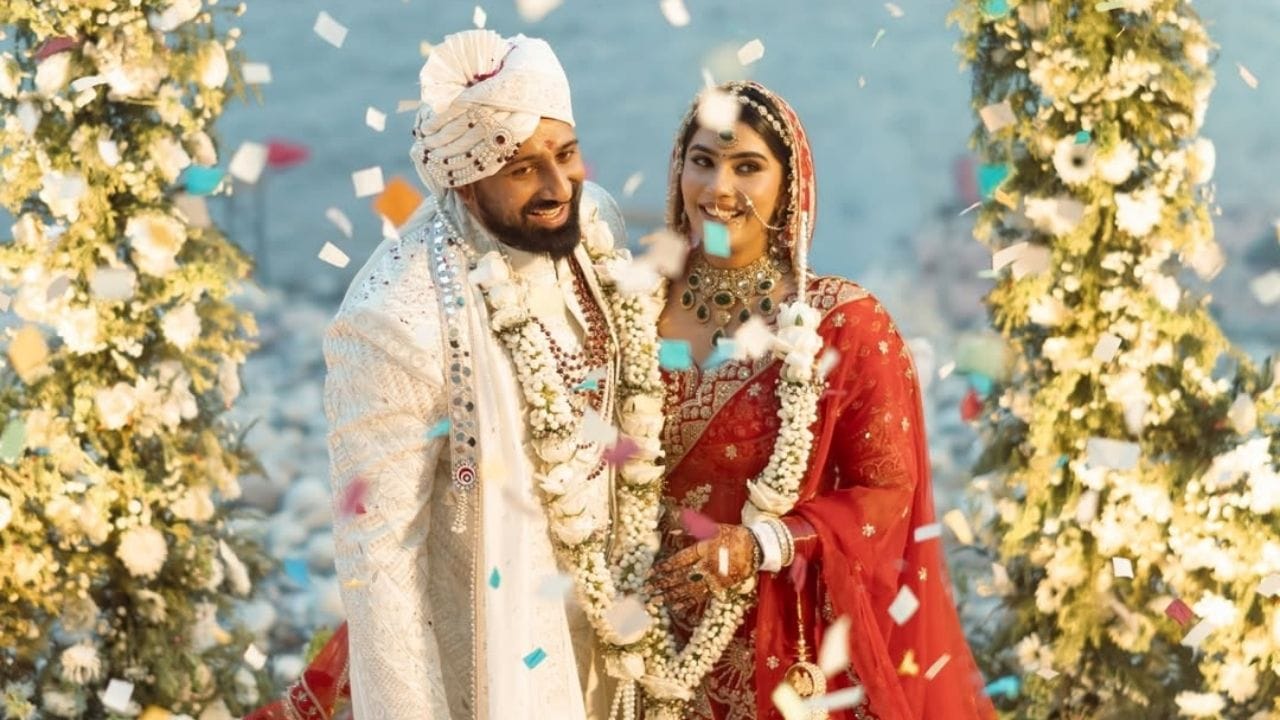   રજત દલાલની વાત કરીએ તો, તે એક જાણીતા ટીવી પર્સનાલિટ અને ફિટનેસ ઉત્સાહી છે. રિપોર્ટ મુજબ તે 30 વર્ષનો છે. તેણે સલમાન ખાનના શો, બિગ બોસમાં તેના અભિનયથી પ્રભાવિત થયો અને પ્રશંસા મેળવી. સોશિયલ મીડિયા પર તેની નોંધપાત્ર ચાહક ફોલોઇંગ છે.