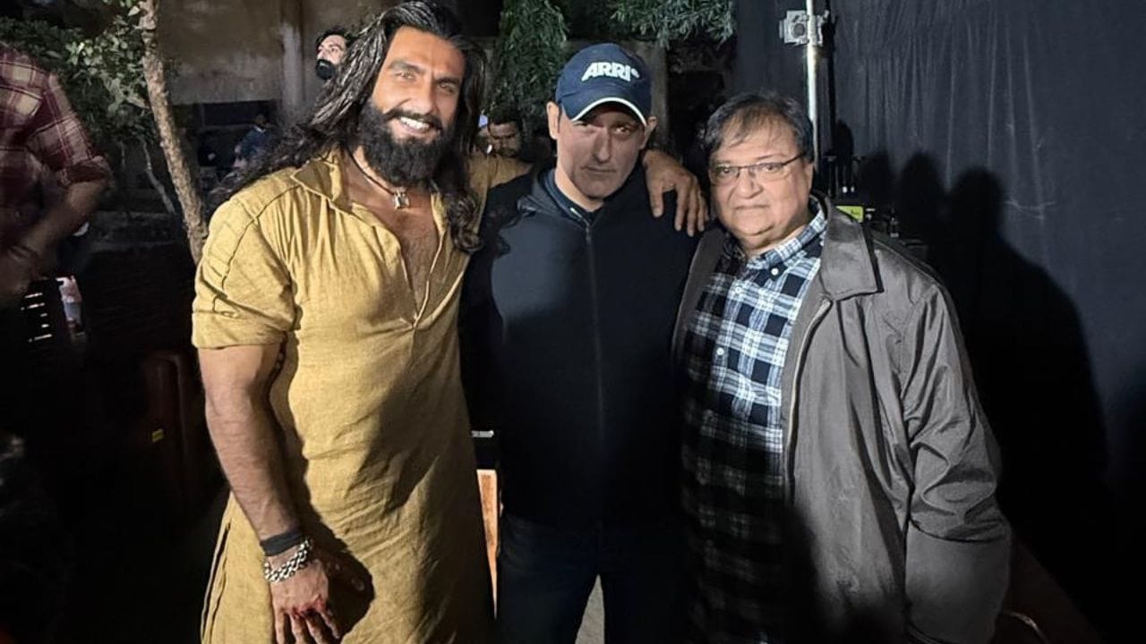   ઘણી ટીવી સિરિયલો અને ફિલ્મોમાં કામ કરી ચૂકેલા અભિનેતા રાકેશ બેદીએ આરાધના બેદી સાથે લગ્ન કર્યા. આ દંપતીને બે પુત્રીઓ હતી, જેમનું નામ તેમણે રિદ્ધિમા અને રિતિકા બેદી રાખ્યું. રાકેશ બેદી પોતે ઈન્ડસ્ટ્રીનો એક જાણીતો ચહેરો છે, 