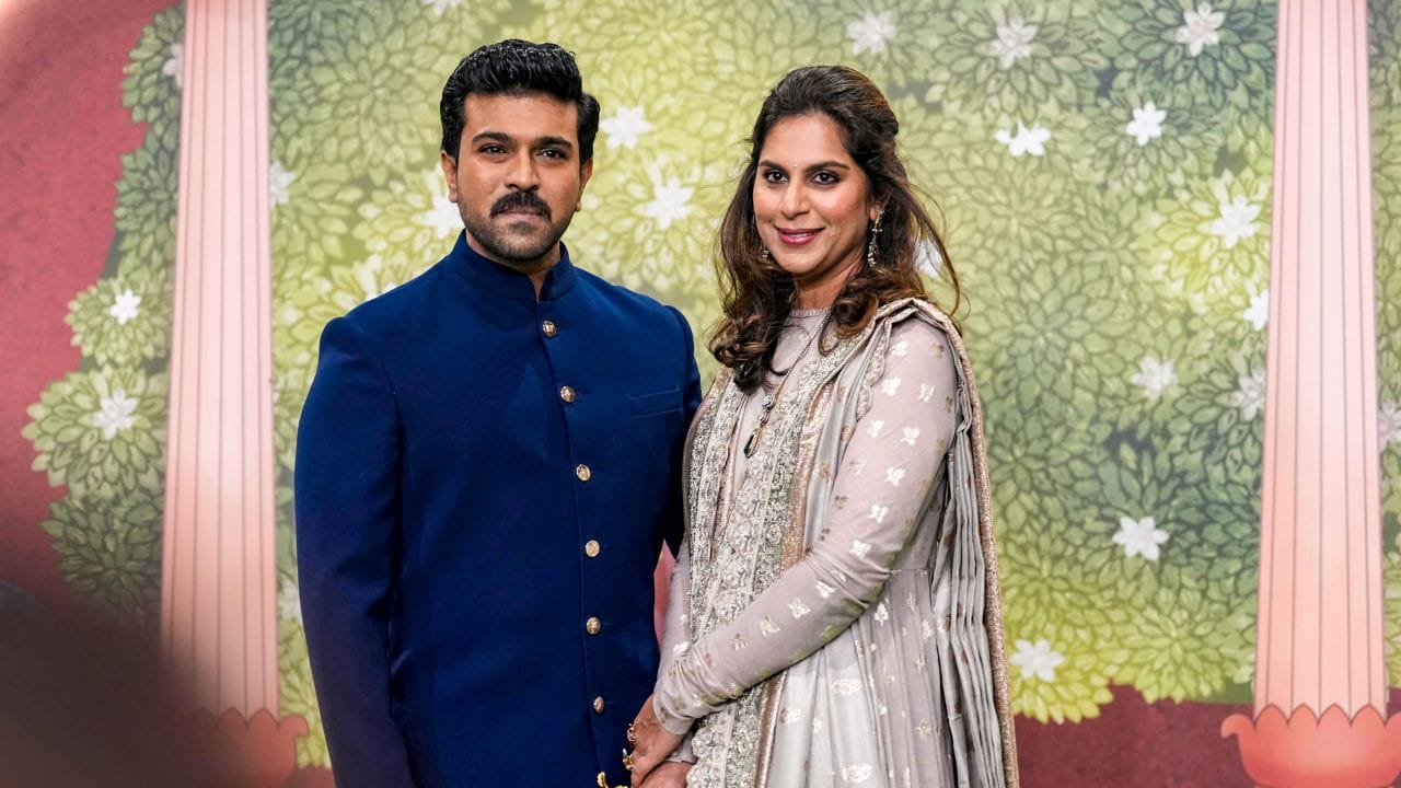 એક રિપોર્ટ મુજબ રામ ચરણની કુલ સંપત્તિ અંદાજે 1,300 થી 1,400 કરોડ રુપિયા બતાવવામાં આવી રહી છે. તે ભારતનો સૌથી પૈસાદાર અભિનેતામાંથી એક છે. ફિલ્મમાંથી મળનારો પગાર તેની કમાણીનો એક મોટો ભાગ છે પરંતુ બિઝનેસ અને રોકાણથી તેની સંપત્તિમાં સતત વધારો થઈ રહ્યો છે.