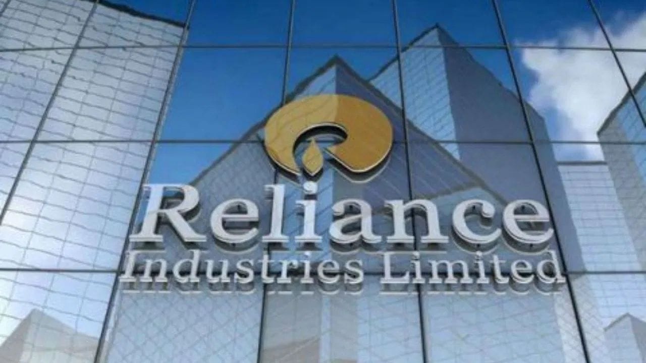 મહિના મુજબ ગણતરી કરીએ તો જામનગર રિફાઇનરી દર મહિને આશરે 12 લાખ થી 25 લાખ બેરલ LPGનું ઉત્પાદન કરી શકે છે. જો તેને મેટ્રિક ટનમાં રૂપાંતર કરીએ તો આ લગભગ 2 લાખ થી 4 લાખ મેટ્રિક ટન LPG પ્રતિ મહિના જેટલું થાય છે, જે એક મોટો આંકડો માનવામાં આવે છે.