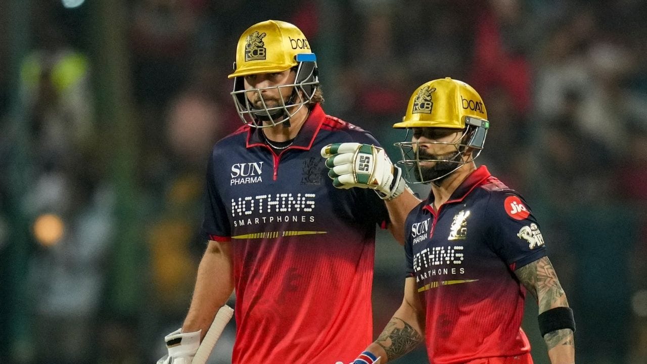 RCB માટે બોલિંગમાં Jacob Duffy એ શાનદાર પ્રદર્શન કર્યું. તેણે 4 ઓવરમાં માત્ર 22 રન આપી 3 વિકેટ ઝડપી. Romario Shepherd એ પણ 3 વિકેટ મેળવી મહત્વપૂર્ણ યોગદાન આપ્યું, જ્યારે Jaydev Unadkat અને Harsh Dubey એ 1-1 વિકેટ લીધી.