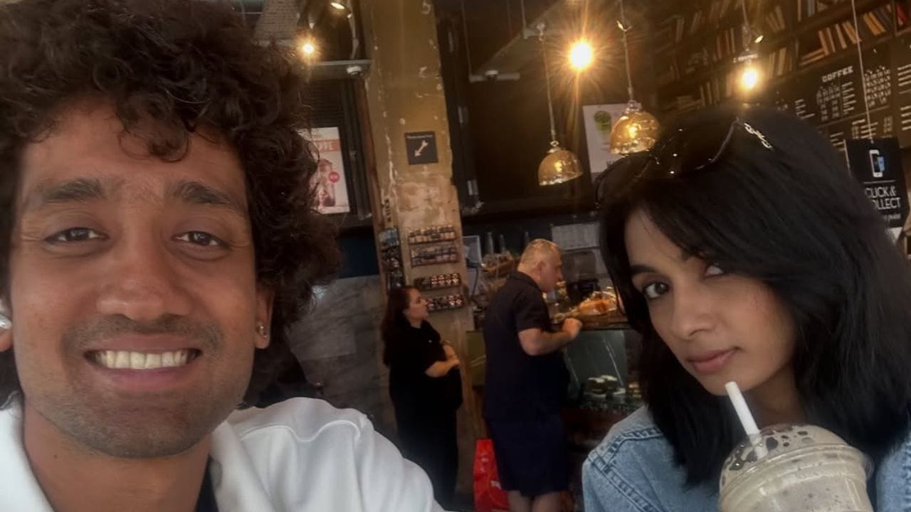 જૂન 2021માં ભારતના શ્રીલંકા પ્રવાસ માટે તેમને પાંચ નેટ બોલરોમાંના એક તરીકે નામ આપવામાં આવ્યું હતું.ભારતીય ટીમમાં COVID-19 માટે પોઝિટિવ કેસ આવ્યા બાદ, કિશોરને પ્રવાસની છેલ્લી બે T20 આંતરરાષ્ટ્રીય (T20I) મેચો માટે ભારતની મુખ્ય ટીમમાં સમાવેશ કરવામાં આવ્યો હતો.