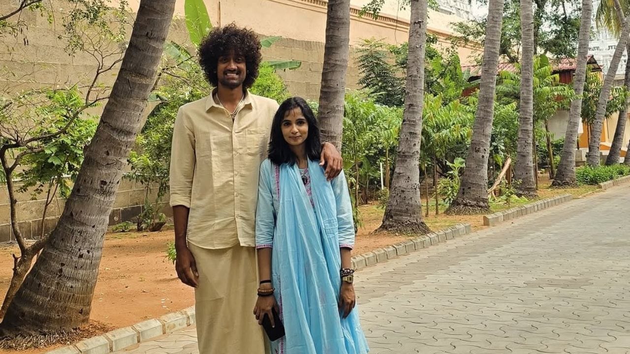 તેઓ ચીનના હાંગઝોઉમાં 2022 એશિયન ગેમ્સમાં ભારતીય ટીમનો ભાગ હતા, જેણે ગોલ્ડ મેડલ જીત્યો હતો. તેમણે નેપાળ સામેની તેમની ડેબ્યૂ મેચમાં 4 ઓવરમાં 1/25 રન લીધા હતા. બાંગ્લાદેશ સામેની સેમિફાઇનલમાં, તેમણે 4 ઓવરમાં 3/12 રન લીધા હતા.