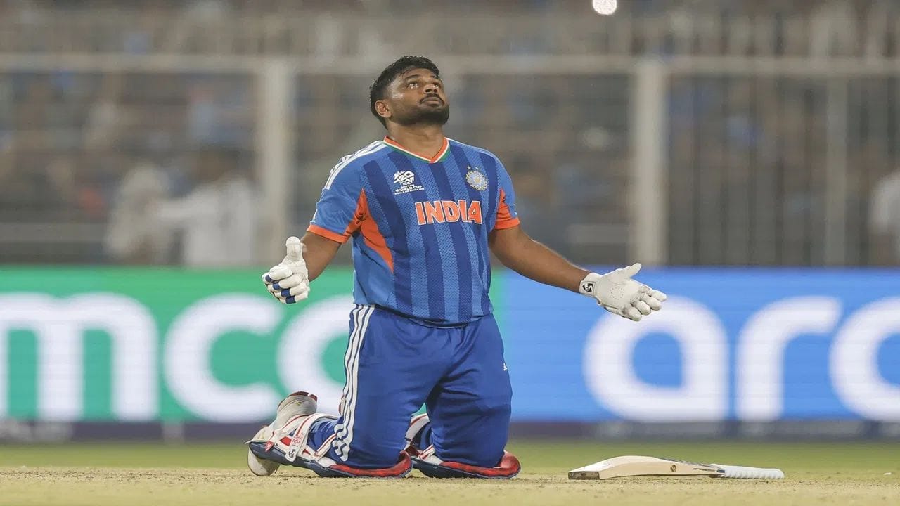 સંજૂ સેમસન (ભારત): સંજૂ સેમસને પોતાની બેટિંગથી ટીકાકારોને જડબાતોડ જવાબ આપ્યો છે. તેણે ભારતની છેલ્લી બે મેચમાં સતત અડધી સદી ફટકારીને 'પ્લેયર ઓફ ધ મેચ' ના એવોર્ડ જીત્યા છે. સુપર-8 માં વેસ્ટ ઈન્ડીઝ સામે 97* રન અને સેમિફાઈનલમાં ઈંગ્લેન્ડ સામે 89 રનની આક્રમક ઇનિંગ રમી હતી. 4 મેચમાં 77.33 ની એવરેજથી 232 રન બનાવીને તે પ્લેયર ઓફ ધ ટુર્નામેન્ટની રેસમાં એકમાત્ર ભારતીય ખેલાડી છે.