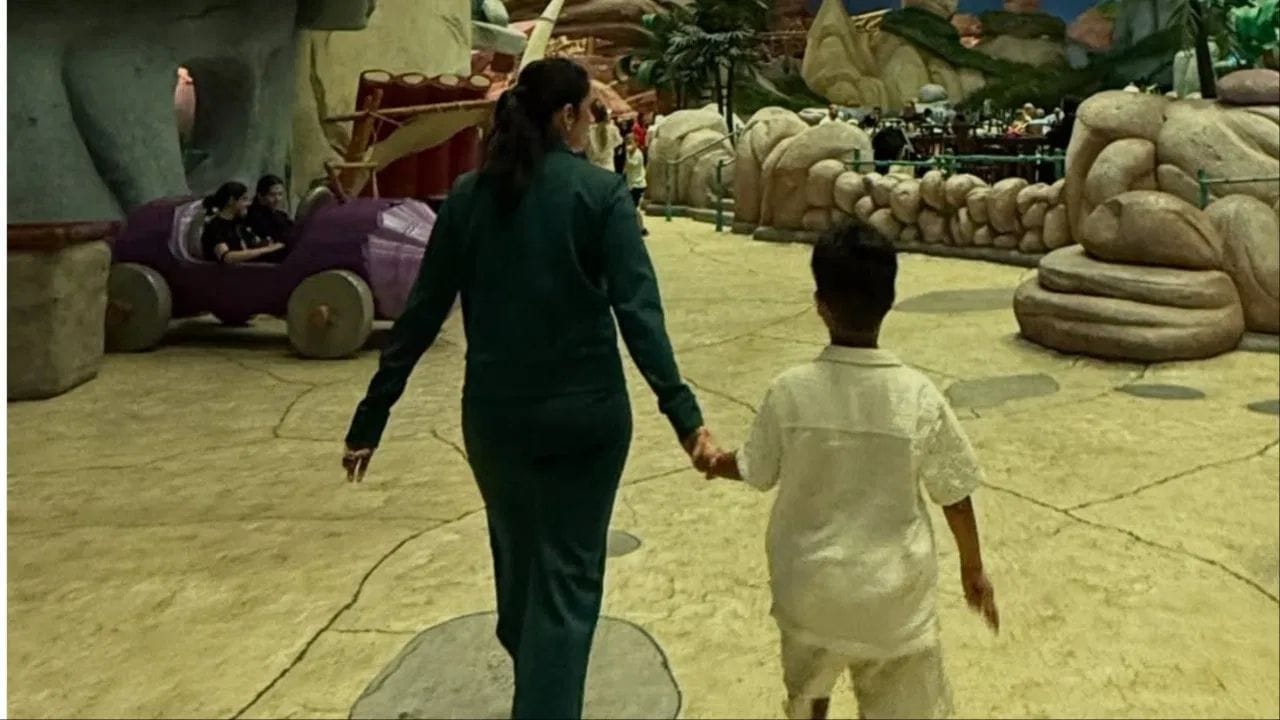 સાનિયાએ કહ્યું કે તે દુબઈમાં સુરક્ષિત હતી. પરંતુ લડાઈ જલ્દી પૂરી થશે તેવું લાગી રહ્યું ન હતું, તે મૂંઝવણમાં હતી અને તેણે ભારત આવવવાનો નિર્ણય લીધો. (PC: Instagram)