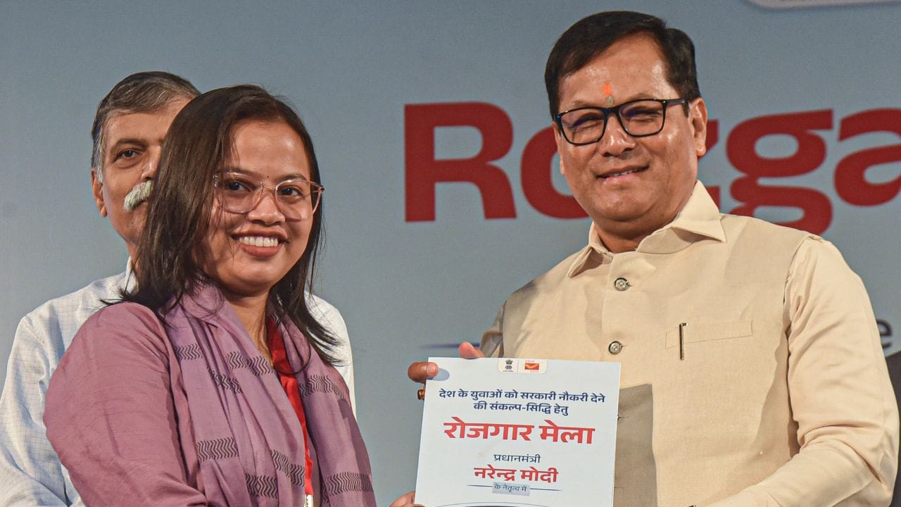 એક વાર, તેની માતાએ તેને ઘરનો સામાન ખરીદવા માટે 20 રૂપિયા આપ્યા. પણ ચોપડાની રમત રમતા તે ખોવાઈ ગયા. પછી તે રડી પડ્યો અને ઘરે જવાની પાડી દીધી. પછી તેને ખાતરી આપીને ઘરે લઈ જવામાં આવ્યો કે તેને મારવામાં આવશે નહીં.