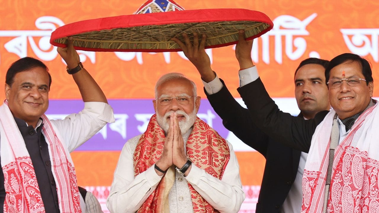 2014  થી 2016  સુધી લખીમપુરથી લોકસભાના સભ્ય અને 2004 થી 2009 સુધી દિબ્રુગઢથી સાંસદ રહ્યા હતા. 2001 થી 2011 સુધી તેઓ આસામ ગણ પરિષદના સભ્ય પણ રહ્યા હતા.