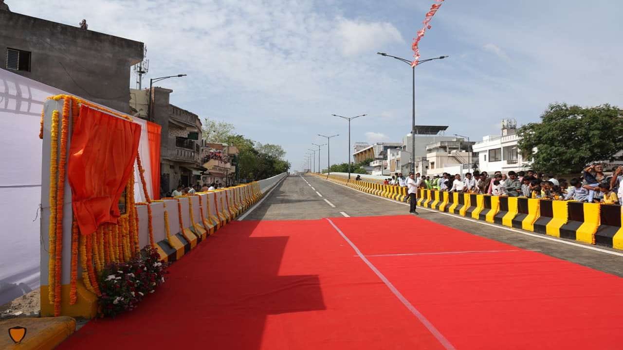 મુખ્ય પ્રધાન ભૂપેન્દ્ર પટેલના મતવિસ્તાર ઘાટલોડિયામાં આવેલ સતાધાર ઓવરબ્રિજના કારણે ટ્રાફિકની સમસ્યામાં ખૂબ મોટી રાહત મળશે.