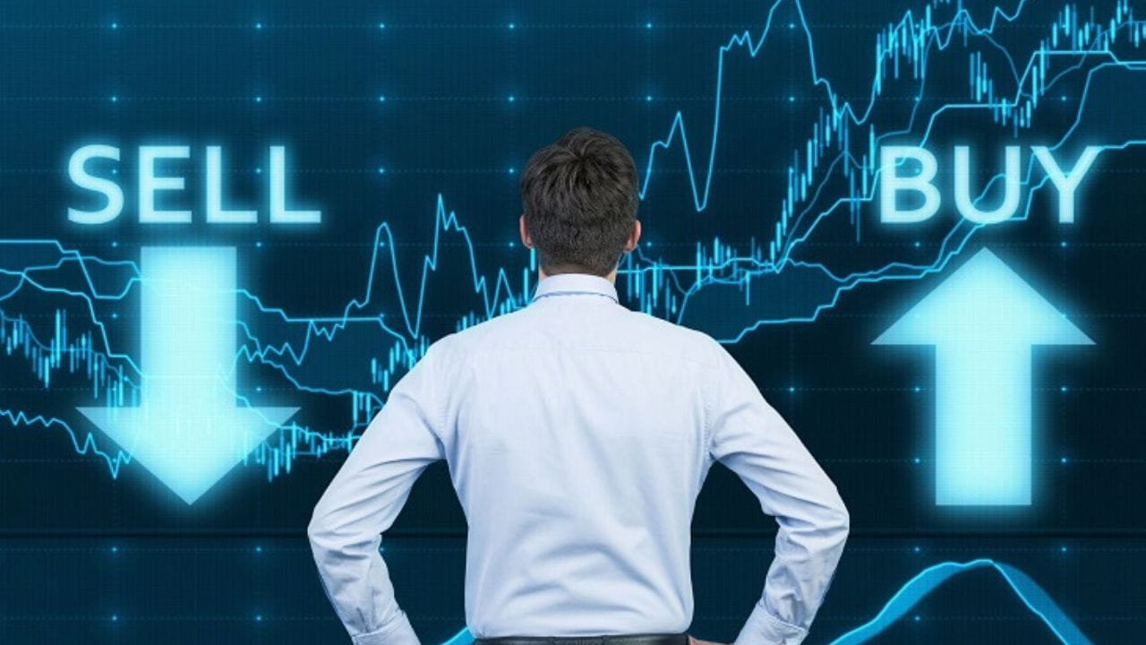 30 શેરો ધરાવતો BSE સેન્સેક્સ શરૂઆતના ટ્રેડિંગમાં 2,743.46 પોઈન્ટ અથવા 3.37 ટકા ઘટીને 78,543.73 પર બંધ થયો હતો. બાદમાં તે 1,048.34 પોઈન્ટ અથવા 1.29 ટકા ઘટીને 80,238.85 પર બંધ થયો હતો. તેવી જ રીતે, 50 શેરોવાળો NSE નિફ્ટી ટ્રેડિંગ દરમિયાન 575.15 પોઈન્ટ અથવા 2.28 ટકા ઘટીને 24,603.50 પર બંધ થયો હતો.