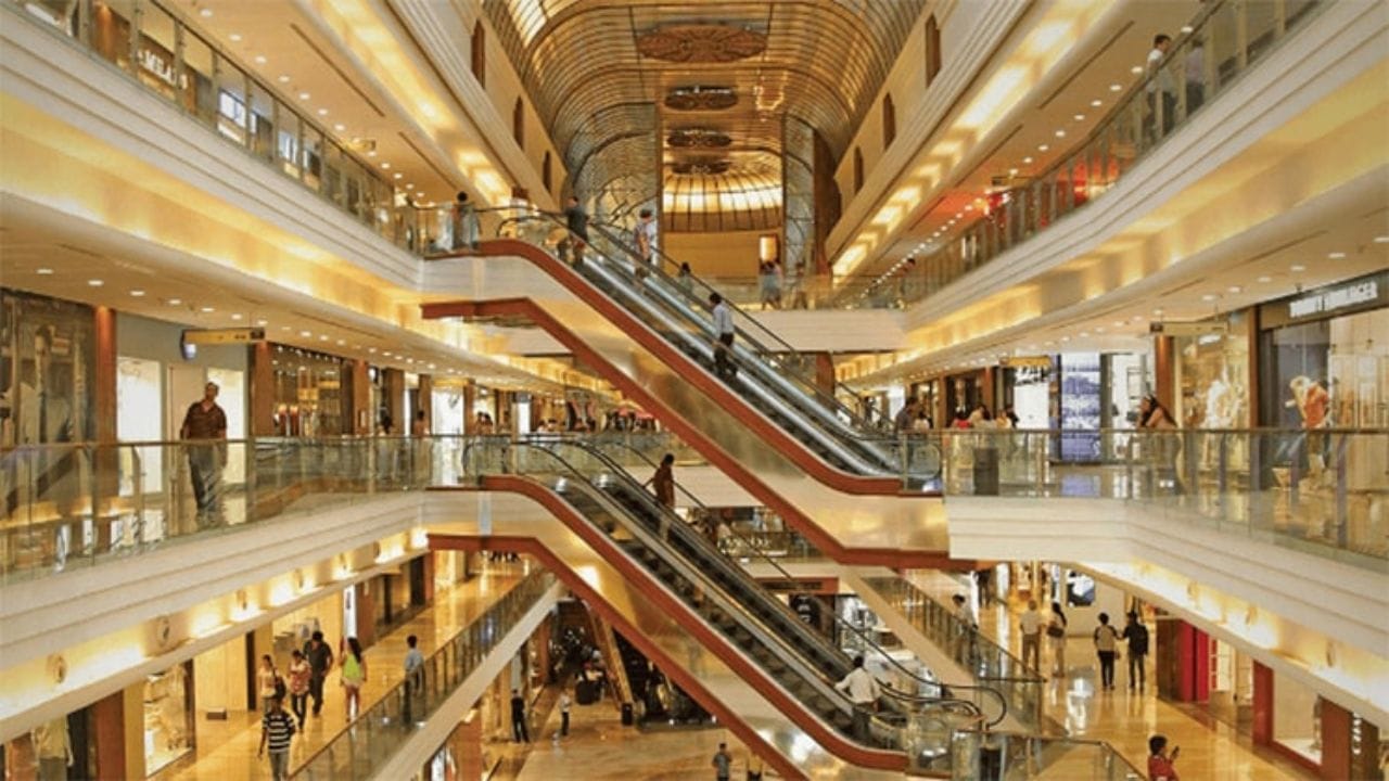 આવો માહોલ તમારા તણાવને ઓછો કરવામાં મદદ કરે છે અને એક એવુ વાતાવરણ બનાવે છે જ્યા તમે શાંતિથી ખરીદી કરવાના વિકલ્પને જોતા ખર્ચ કરવા માટે અપ્રત્યક્ષ રીતે પ્રોત્સાહિત થાઓ છો. આથી સુપરમાર્કેટ હંમેશા સ્લો મ્યુઝિક વગાડે છે. જેથી શાંત અને તણાવમુક્ત માહોલ બની રહે. જેનાથી તમે સ્ટોરમાં વધુ સમય સુધી રોકાઈ શકો. (Photo - Pixabay)