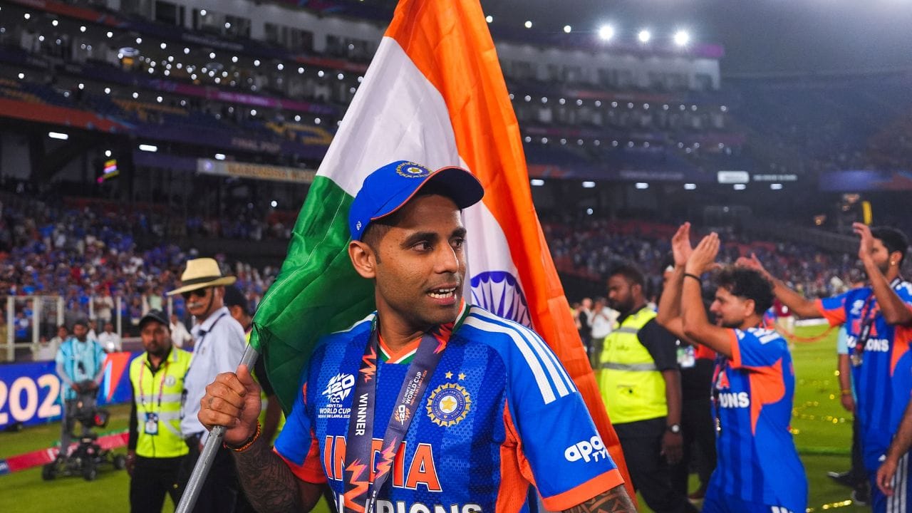 ટૂર્નામેન્ટની શરુઆતથી જ અટકળો ચાલી રહી હતી કે, 35 વર્ષના સૂર્યકુમાર યાદવ આ ટૂર્નામેન્ટ બાદ ઈન્ટરનેશનલ ક્રિકેટમાંથી સંન્યાસ લેશે. હવે તેમણે આ વિશે મોટી જાહેરાત કરી છે.