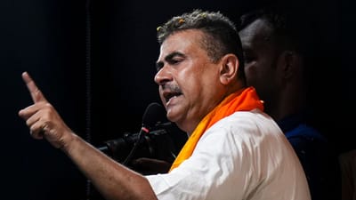 સુવેન્દુ અધિકારી પશ્ચિમ બંગાળના રાજકારણમાં ખૂબ જ પ્રભાવશાળી વ્યક્તિત્વ છે, જે તેમના કઠોર વલણ અને જનસંપર્ક માટે જાણીતા છે.સુવેન્દુ અધિકારીની પર્સનલ લાઈફ અને પોલિટિકસ લાઈફ વિશે જાણો.