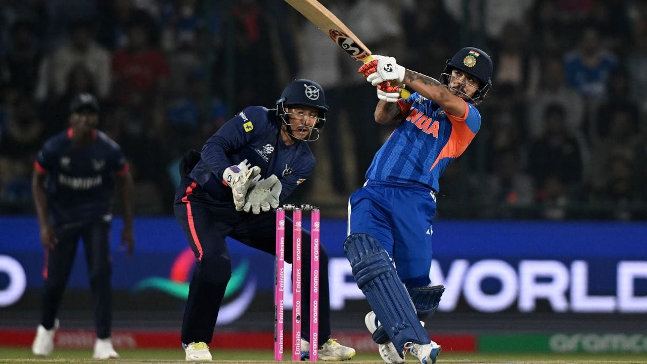 3 વખત 250+ રન બનાવ્યા: ટીમ ઈન્ડિયાએ આ ટુર્નામેન્ટમાં ત્રણ વખત 250+ રન બનાવ્યા. ભારત સતત બે વખત 250+ રન બનાવનારી પ્રથમ ટીમ પણ બની. ફાઇનલ પહેલા, ટીમ ઈન્ડિયાએ સેમિફાઇનલમાં ઈંગ્લેન્ડ સામે 253 રન બનાવ્યા. વધુમાં, સુપર 8 માં, તેઓએ ઝિમ્બાબ્વે સામે 256 રન  બનાવ્યા, જે આ ટુર્નામેન્ટમાં સૌથી વધુ સ્કોર હતો.  