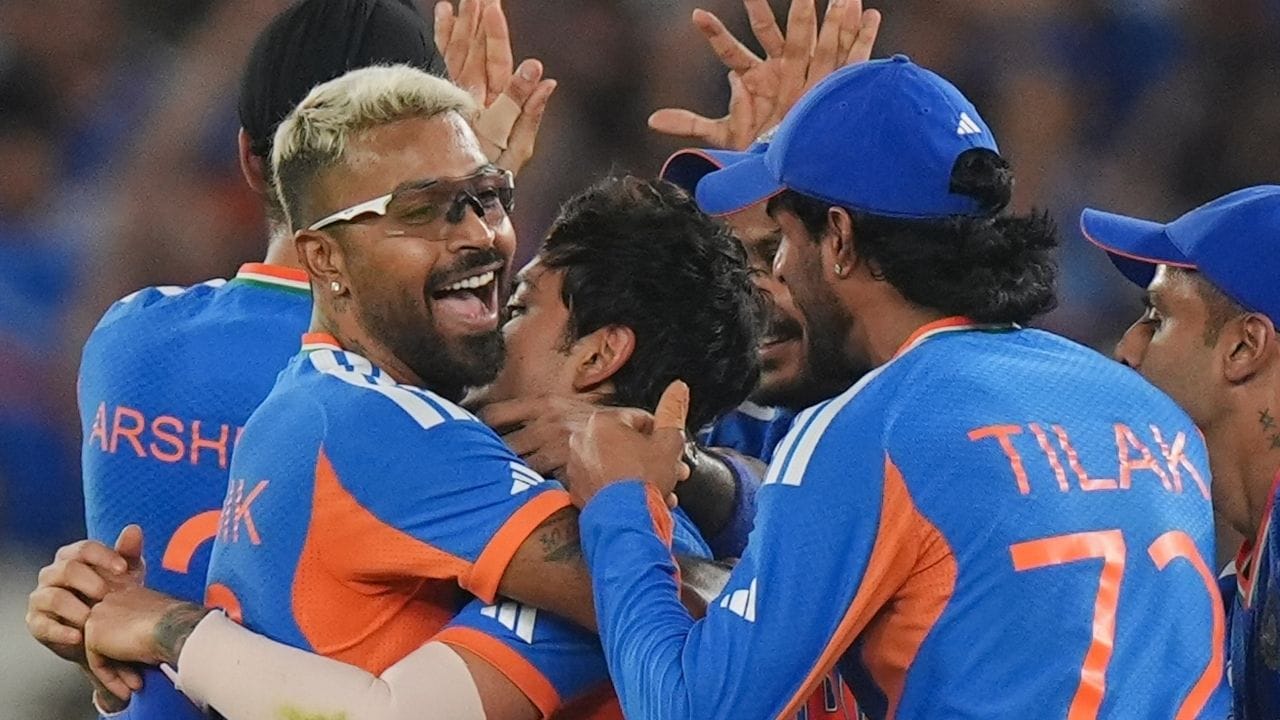 આ વાતચીત દરમિયાન હાર્દિક પંડ્યાએ પોતાના ભવિષ્યના લક્ષ્યો વિશે પણ ખુલાસો કર્યો. તેમણે જણાવ્યું કે તેઓ આગામી 10 વર્ષ સુધી ક્રિકેટ રમવાનું ઇચ્છે છે અને આ સમય દરમિયાન ઓછામાં ઓછા 5 થી 6 વધુ ટ્રોફી જીતવાનો લક્ષ્ય ધરાવે છે. પંડ્યાએ કહ્યું કે 2024માં બાર્બાડોસમાં T20 વર્લ્ડ કપ જીત્યા પછી તેમણે પોતાને વચન આપ્યું હતું કે હવે તેઓ રમતી દરેક ટુર્નામેન્ટ જીતવા માટે સંપૂર્ણ મહેનત કરશે.