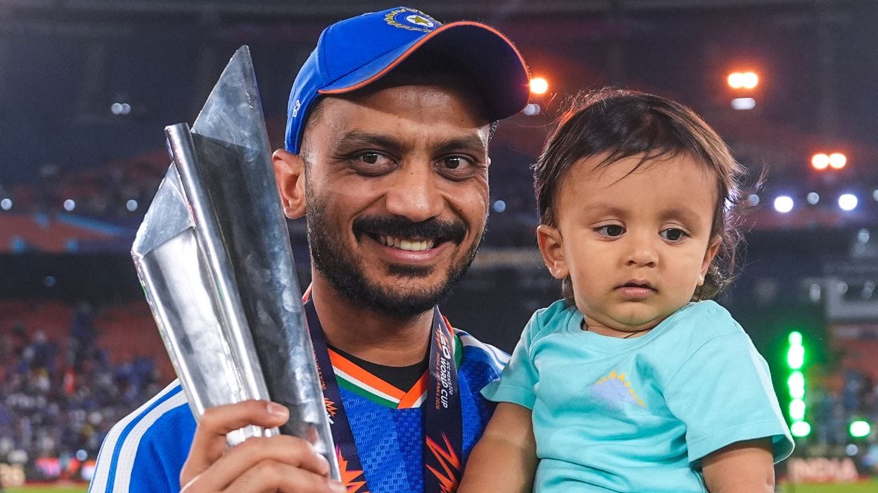  ટીમ ઈન્ડિયાના વાઈસ કેપ્ટન અક્ષર પટેલ પણ એ ખેલાડીઓમાં સામેલ છે. જે 2024 અને 2026 બંન્ને ટી20 વર્લ્ડકપ ચેમ્પિયન ટીમનો ભાગ રહ્યા હતા.