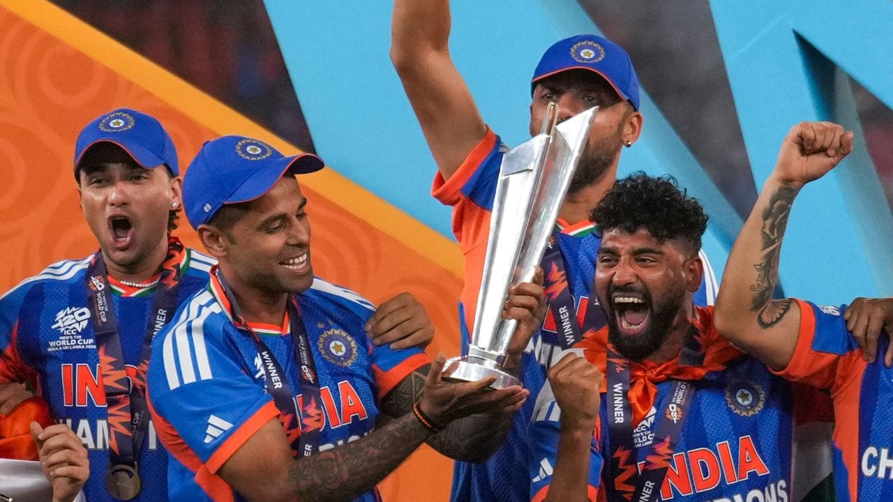 ટી20 વર્લ્ડકપ 2026માં ટીમ ઈન્ડિયાને ચેમ્પિયન બનાવનાર કેપ્ટન સૂર્યકુમાર યાદવ 2024ના ટી20 વર્લ્ડકપનો ભાગ રહી ચૂક્યા છે. આ ટૂનામેન્ટમાં તેનું શાનદાર યોગદાન રહ્યું હતુ.