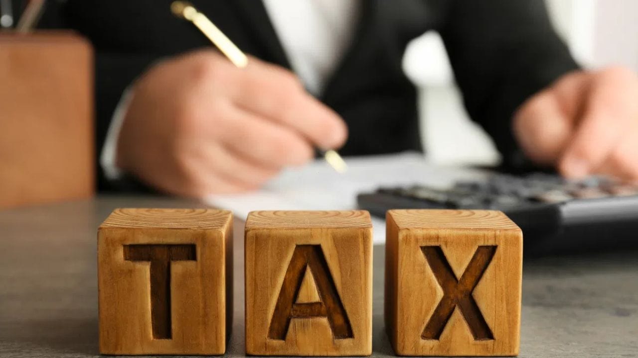 અંતમાં, સાતમો ફેરફાર ચેરિટેબલ ટ્રસ્ટ અને સંસ્થાઓ માટે છે કે, જેમના રજિસ્ટ્રેશન અને ટેક્સ ફ્રીના નિયમોને હવે સંપૂર્ણપણે ડિજિટલ તેમજ વધુ કડક બનાવવામાં આવી રહ્યા છે, જેથી ટેક્સ ચોરી પર અંકુશ લાવી શકાય.