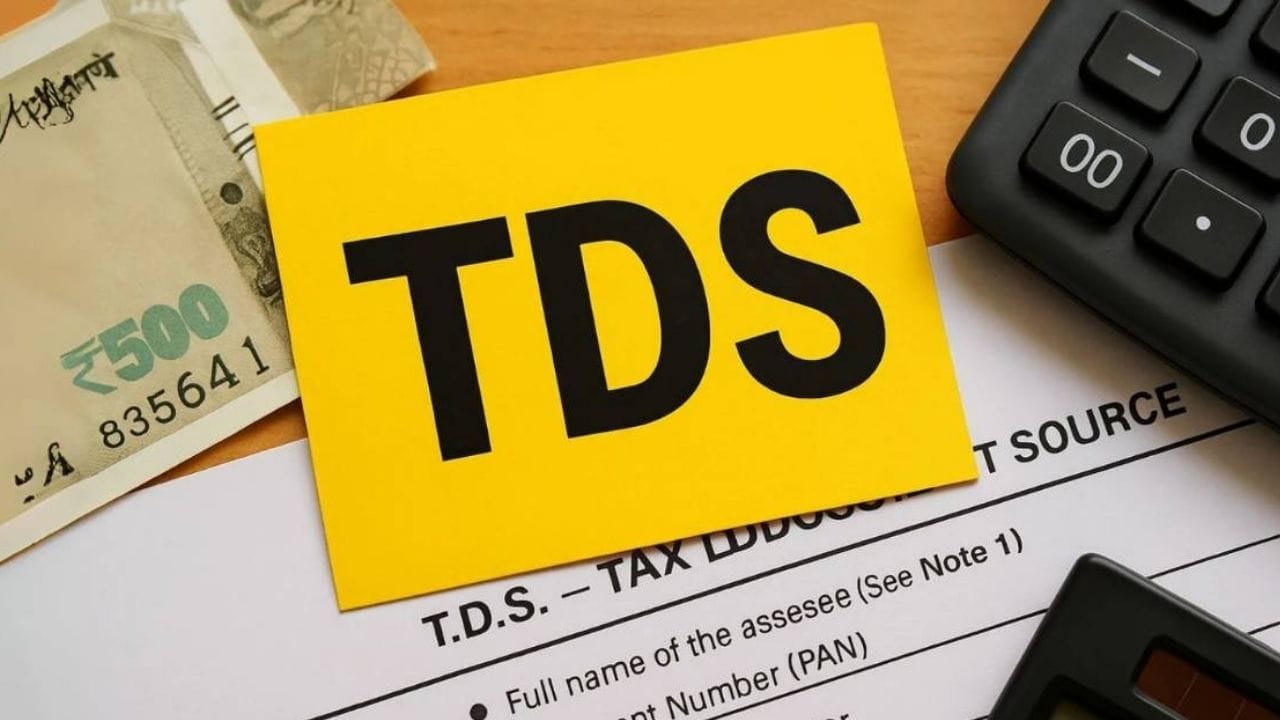 આવકવેરા અધિનિયમ, 1961 હેઠળ, "બેંકિંગ કંપની" ની વ્યાખ્યા ફક્ત આવી કંપનીઓને જ નહીં પરંતુ તે અધિનિયમની કલમ 51 માં ખાસ ઉલ્લેખિત કોઈપણ બેંક અથવા બેંકિંગ સંસ્થાને પણ આવરી લે છે.(ફોટો ક્રેડિટ-Religare Broking)