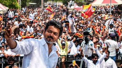 Thalapathy Vijay Net Worth : વિજય છેલ્લા કેટલાક વર્ષોથો તમિલ સિનેમાનો સૌથી સુપરસ્ટાર અભિનેતામાનો એક છે. પરંતુ હવે તેમણે એક અલગ રસ્તો પસંદ કર્યો છે. વિજયે ફિલ્મી સફર છોડી રાજનીતિની દુનિયામાં પગ રાખ્યો છે. વિજયે તમિલનાડુની વિધાનસભાની ચૂંટણી લડવાની જાહેરાત કરી છે.