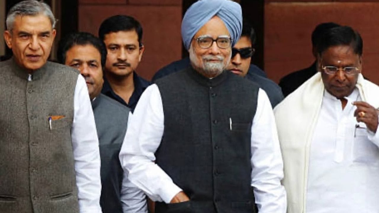 મે 2016માં ભારતીય રાષ્ટ્રીય કોંગ્રેસ અને દ્રવિડ મુનેત્ર કઝગમ ગઠબંધન દ્વારા પુડુચેરી વિધાનસભાની ચૂંટણી જીત્યા બાદ તેમને પુડુચેરીના મુખ્યમંત્રી બનાવવામાં આવ્યા હતા. તે વર્ષની ચૂંટણીમાં પુડુચેરીના મુખ્યમંત્રી પદના ઉમેદવાર નમસ્સ્વયમ કરતાં તેમની પસંદગી કરવામાં આવી હતી.