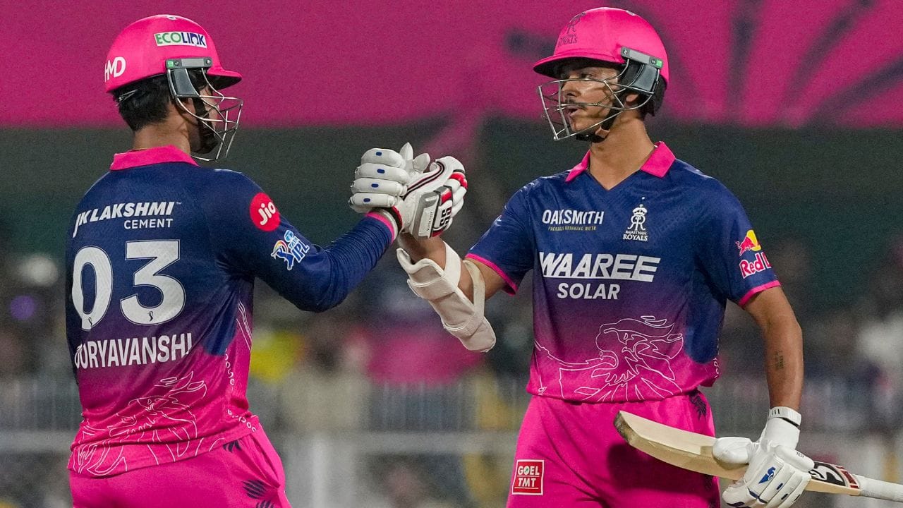 આનો અર્થ એ થયો કે IPLમાં આઠ મેચ રમ્યા પછી વૈભવ સૂર્યવંશી જેટલા છગ્ગા કોઈએ ફટકાર્યા નથી. (Photo credit-PTI)