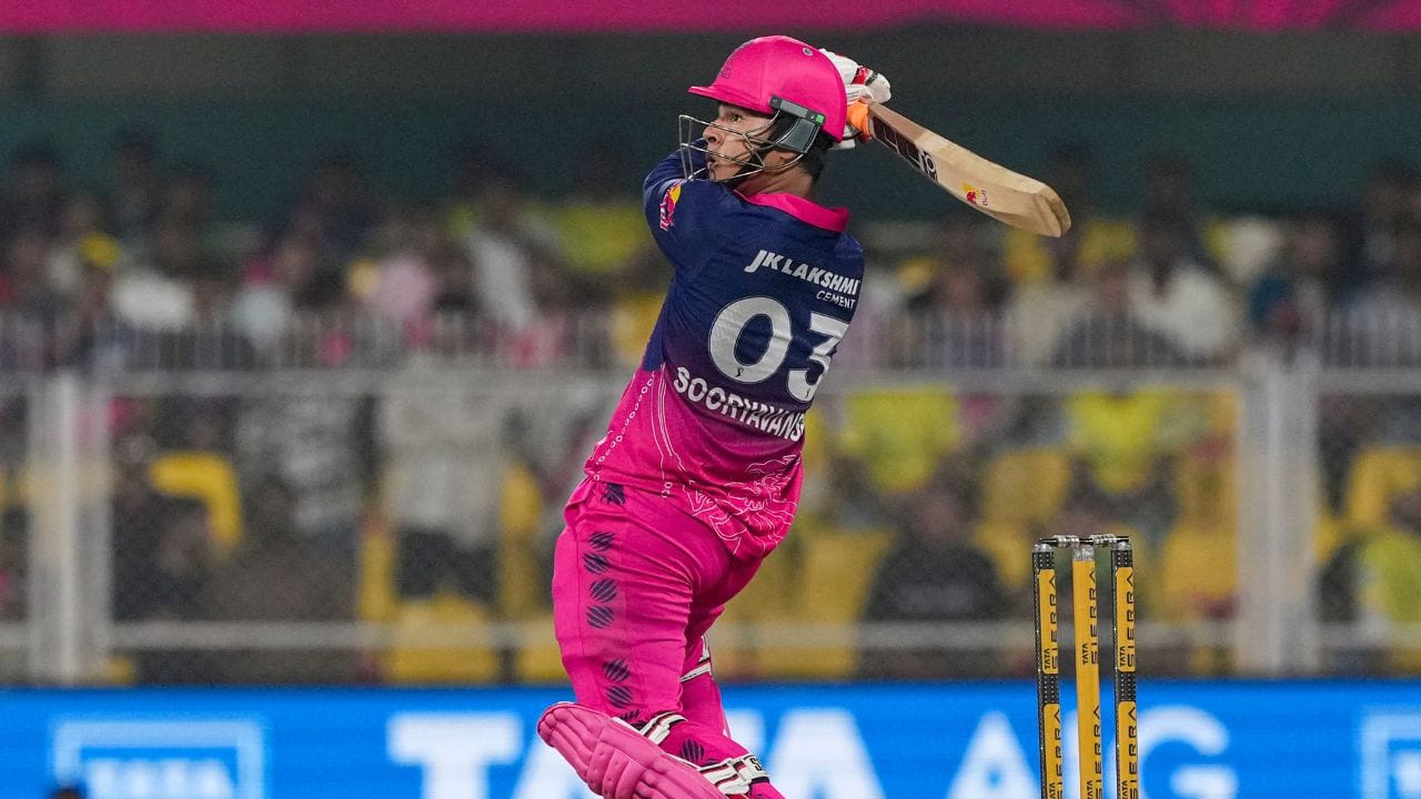 અહીં, વૈભવની ઝડપી, તીક્ષ્ણ અને વિસ્ફોટક અડધી સદી કરતાં વધુ ધ્યાન IPL માં તેના છગ્ગા પર રહેશે. વૈભવ સૂર્યવંશીએ છગ્ગાનો IPL રેકોર્ડ તોડ્યો છે. (Photo credit-PTI)