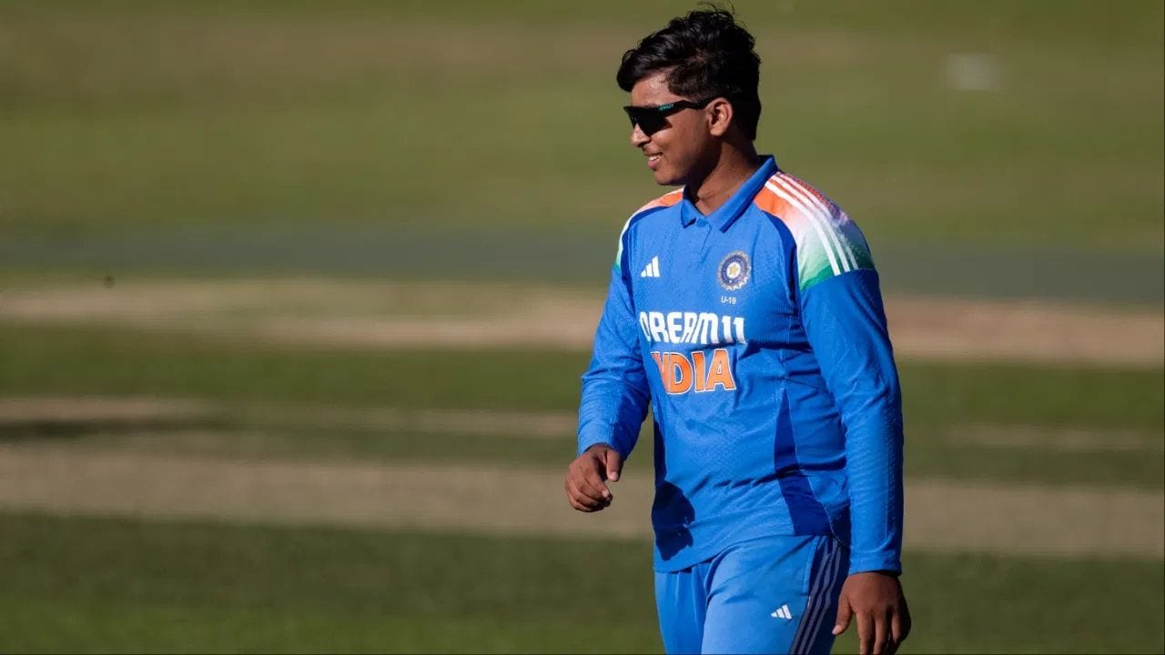 હવે, તમે વિચારી રહ્યા હશો કે T20 ટીમમાં કોઈ જગ્યા નથી, કારણ કે સંજુ સેમસન, અભિષેક શર્મા અને ઈશાન કિશન જેવા ખેલાડીઓ ટોપ ઓર્ડરમાં છે. જોકે, એ નોંધવું મહત્વપૂર્ણ છે કે ભારતીય ટીમ આયર્લેન્ડ શ્રેણી પછી તરત જ ઈંગ્લેન્ડ સામે વન-ડે અને T20 શ્રેણી રમશે. આવી સ્થિતિમાં આયર્લેન્ડ શ્રેણી માટે કોઈ સિનિયર ખેલાડીને આરામ આપવામાં આવી શકે છે.