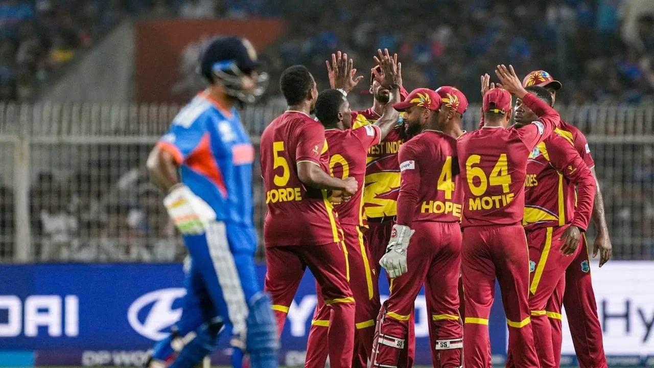 વેસ્ટ ઈન્ડિઝે 2026 ના T20 વર્લ્ડ કપમાં શાનદાર પ્રદર્શન કર્યું, પરંતુ સેમિફાઇનલમાં પહોંચવાનું તેમનું સ્વપ્ન અધૂરું રહ્યું. કેરેબિયન ટીમે ટુર્નામેન્ટમાં પોતાની તાકાતનું પ્રદર્શન કર્યું, ખાસ કરીને બેટથી, મોટા સ્કોર કર્યા. જોકે, અંતિમ સુપર 8 મેચમાં ભારત સામે હારથી તેઓ બહાર થઈ ગયા.