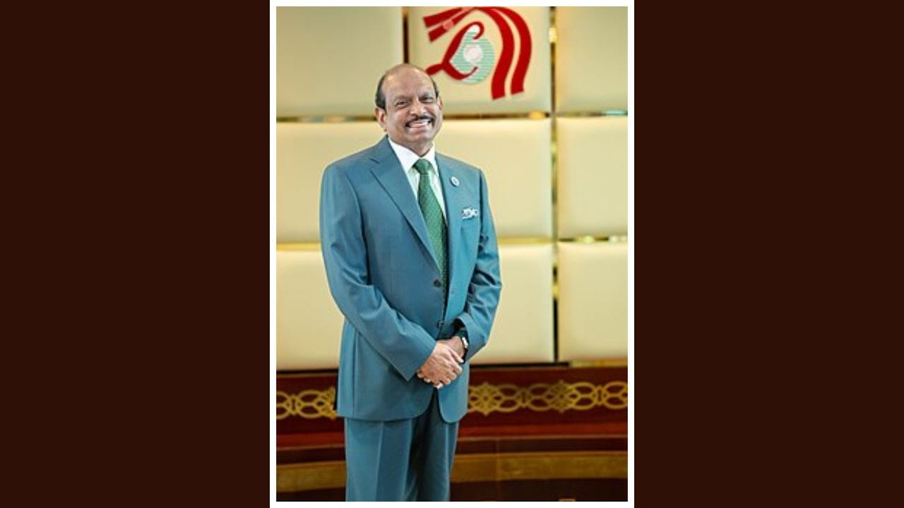 એમ.એ. યુસુફ અલી લુલુ ગ્રુપના ચેરમેન અને મેનેજિંગ ડિરેક્ટર છે. તેમનું ગ્રુપ અબુ ધાબી હેડક્વાર્ટરથી રિટેલ બિઝનેસ ચલાવે છે. લુલુ હાઇપરમાર્કેટ અને શોપિંગ મોલની ચેન આખા ખાડી દેશોમાં (Gulf region) ફેલાયેલી છે. વર્ષ 2025 માં ફોર્બ્સે તેમને વિશ્વના 100 સૌથી ધનિક બિઝનેસમેનની યાદીમાં જોડાયેલા હતા. રિપોર્ટ અનુસાર, તેમની કુલ સંપત્તિ 7.4 અબજ ડોલર છે. તેમને “મિડિલ ઈસ્ટ રિટેલ કિંગ” પણ કહેવામાં આવે છે. જો યુદ્ધને કારણે સપ્લાય ચેઈન, ઈમ્પોર્ટ અને ગ્રાહકોની અવરજવર પ્રભાવિત થાય તો રિટેલ સેક્ટર પર દબાણ વધી શકે છે.