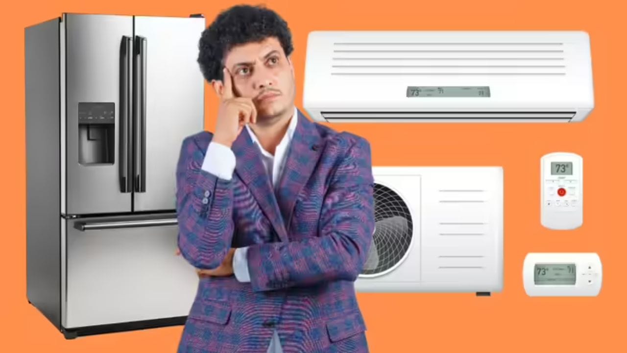 ઉનાળો આવી ગયો છે. ઘણા લોકો નવા એસી (એર કન્ડીશનર) અને રેફ્રિજરેટર ખરીદવાનું વિચારી રહ્યા છે. એક સામાન્ય પ્રશ્ન એ છે કે નવા વર્ષમાં જૂનું મોડેલ ખરીદવું કે નહીં. જો તમે સ્ટોર પર નવું રેફ્રિજરેટર કે એસી ખરીદવા જઈ રહ્યા છો, તો તમને 2026 અને 2025 મોડેલ દેખાશે. આ વર્ષે 2026 માં ગયા વર્ષનું મોડેલ ખરીદવા માંગતા હોવ તો તેનાથી ફાયદા થશે કે નુકસાન જાણો અહીં. (ફોટો ક્રેડિટ-સોશિયલ મીડિયા)