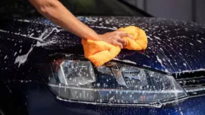 Car Wash Tips : તમારી કારની ચમકને નુકસાન ન પહોંચાડો, ઘરે કાર ધોતી વખતે આ ભૂલો પડી શકે છે મોંઘી
