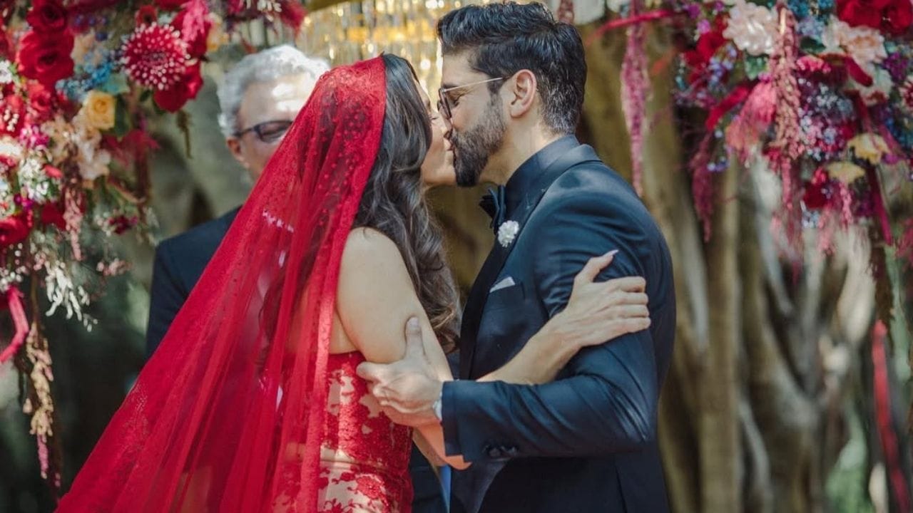  ફરહાન અખ્તર અને શિબાની દાંડેકર લાંબા સમયસુધી રિલેશનશીપમાં રહ્યા બાદ 2022માં બંન્નેએ રજિસ્ટર લગ્ન કર્યા હતા. (all photo: instagram, PTI)