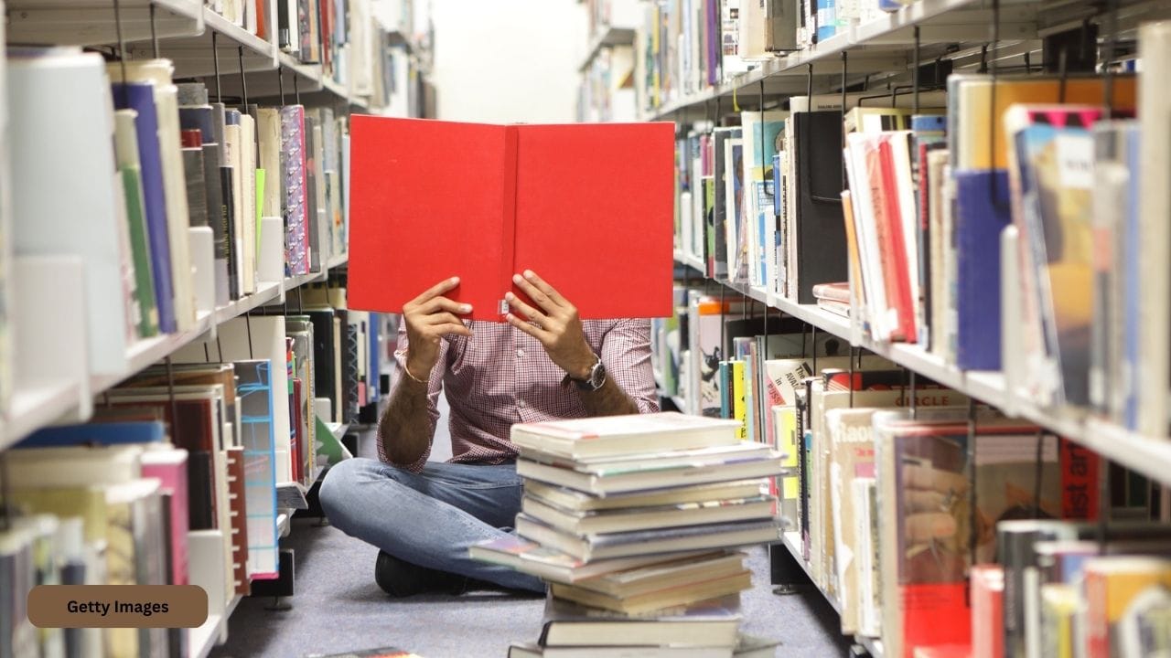 આ પુસ્તકનું નામ નીલવંતી છે. આ કથિત પુસ્તક વિશે વિવિધ દાવા કરવામાં આવે છે. કેટલાક લોકો કહે છે કે આ પુસ્તકમાં પક્ષીઓની ભાષાનું જ્ઞાન છે. (ફોટો - ગેટી ઇમેજ)