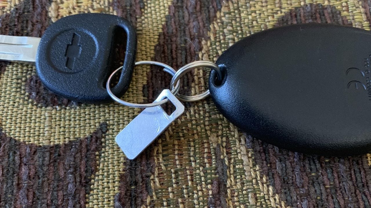 જો તમે ક્યારેય તમારી મૂળ ચાવી અથવા બંને ચાવીઓ ગુમાવો છો, તો આ કોડ નવી ચાવી બનાવવા માટે મહત્વપૂર્ણ છે. ભૂતકાળમાં ચાવી ગુમાવવાથી તાળું તોડવું અથવા આખી લોક સિસ્ટમ બદલવી પડતી હતી. જો કે આધુનિક મશીનરી સાથે, કંપનીઓ હવે આ કોડના આધારે એક સરખી નવી ચાવી બનાવી શકે છે.
