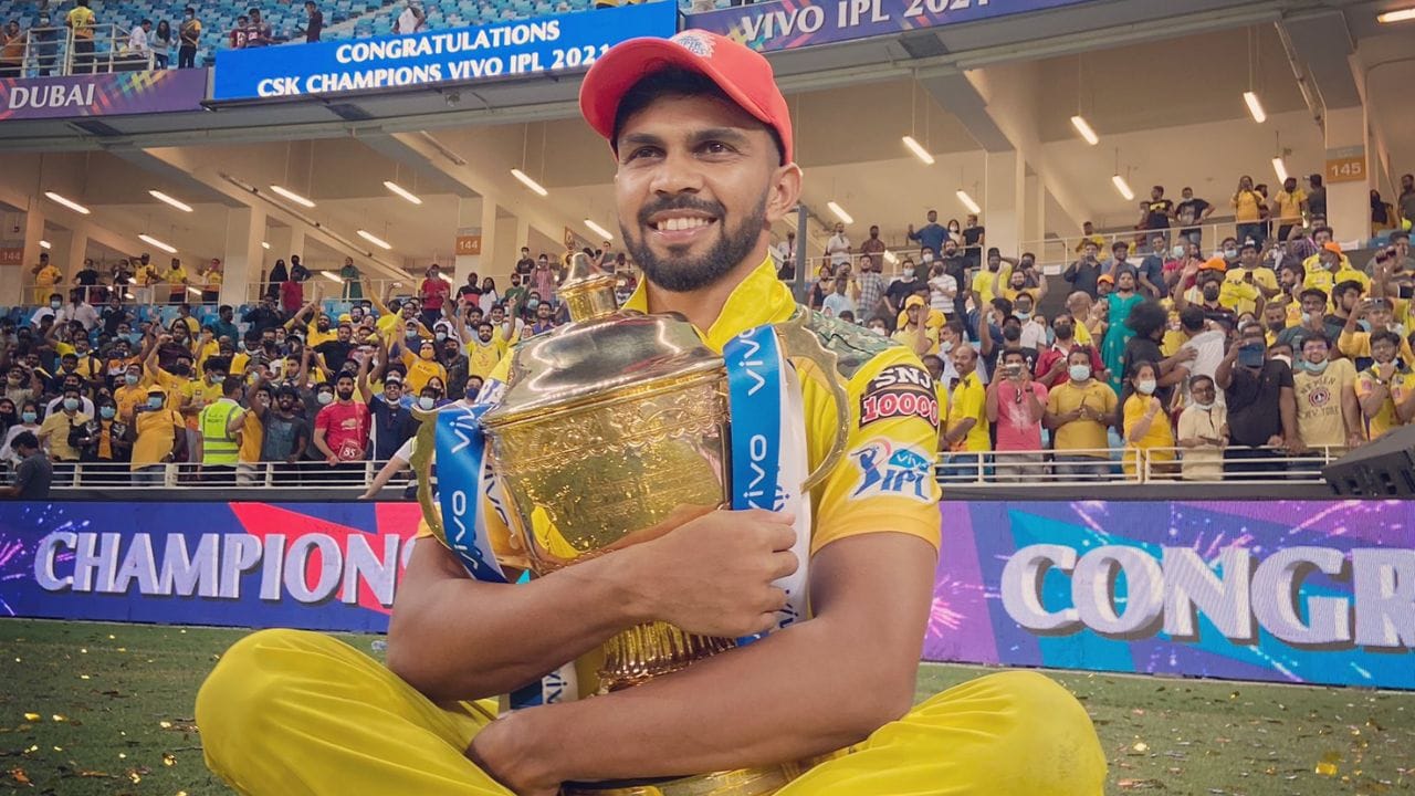 ક્વિંટન ડિકોક, ઋતુરાજ ગાયકવાડ,ગૌતમ ગંભીર, જોશ હેઝવુડ,ઈશાન કિશન,મેક્લેનેધન,પ્રજ્ઞાન ઓઝા, કર્ણ શર્મા, લેંડલ સિંમસ,યશ દયાળ, મોઈન અલી અને ડગ બોલિંગરે 2-2 વખત આઈપીએલની ફાઈનલ રમી છે અને જીત મેળવી છે. (ALL PHOTO: Social media)