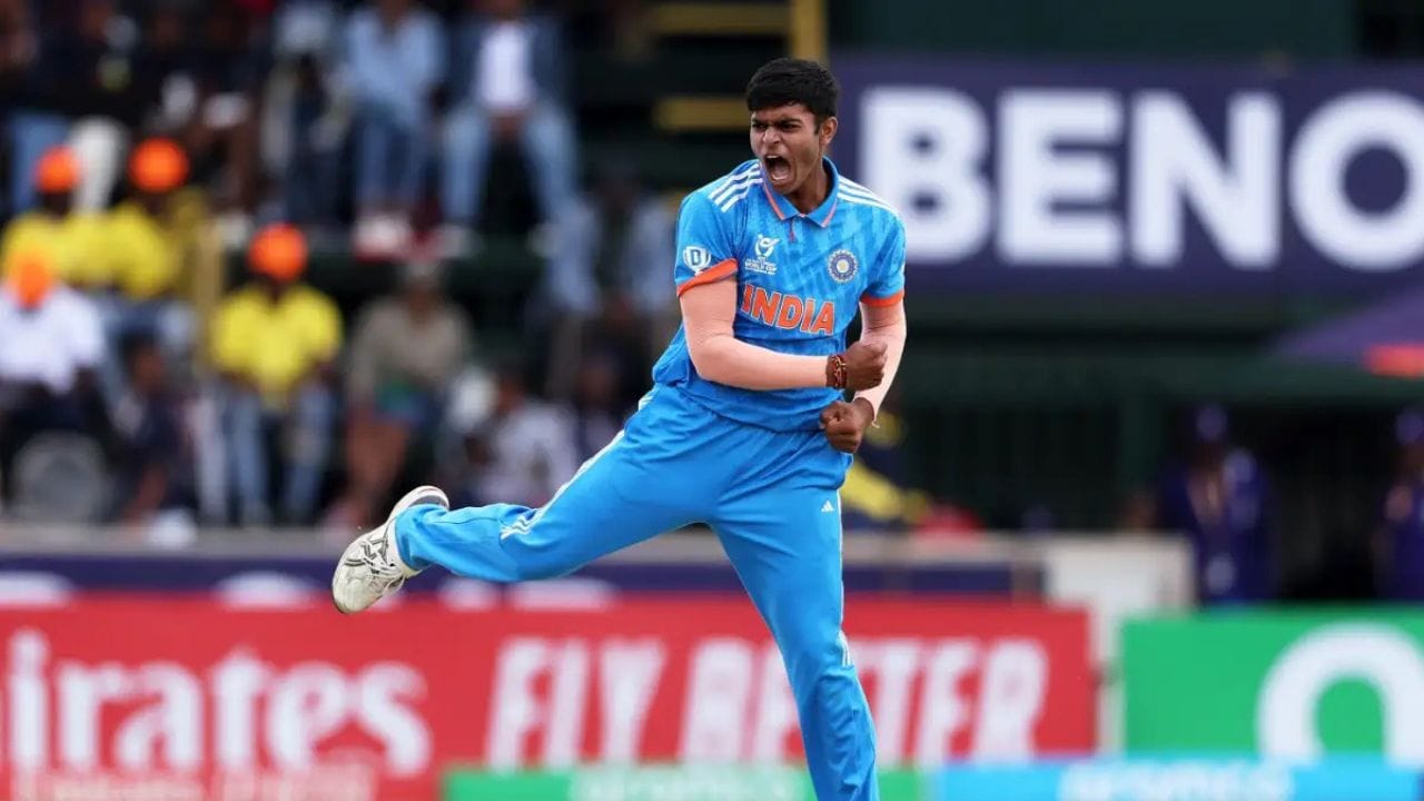 યુવા ઓલરાઉન્ડર રાજ લીંબાણી પણ એક રસપ્રદ વિકલ્પ છે. અંડર-19 વર્લ્ડ કપનો અનુભવ ધરાવતો લિંબાણી નવી બોલ સાથે સ્વિંગ અને યોર્કર માટે જાણીતો છે. તેની બોલિંગ સાથે સાથે નીચલા ક્રમમાં બેટિંગ પણ ટીમને સંતુલન આપી શકે છે.