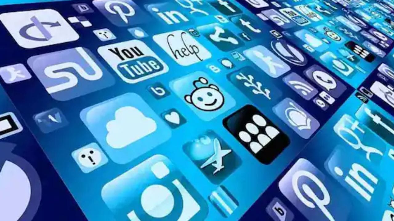 અહીં ઈન્ટરનેટની અછતનું એક મહત્વપૂર્ણ કારણ નબળું ટેકનિકલ ઈન્ફ્રાસ્ટ્રક્ચર છે. બ્રોડબેન્ડ સેવાઓ મર્યાદિત છે, અને મોબાઈલ ઈન્ટરનેટ કવરેજ પણ ખૂબ જ ઓછું છે. જ્યાં ઈન્ટરનેટ ઉપલબ્ધ છે ત્યાં પણ, તેની ધીમી ગતિ અને ઊંચા ખર્ચ લોકોને તેનો વ્યાપક ઉપયોગ કરવાથી રોકે છે. (ફોટો ક્રેડિટ-સોશિયલ મીડિયા)