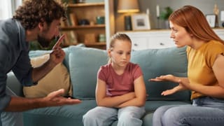 Parenting Tips : તમારુ બાળક બધા સામે જેમ ફાવે એમ બોલી નાખે છે? જાણો તેને કેવી રીતે સમજાવશો