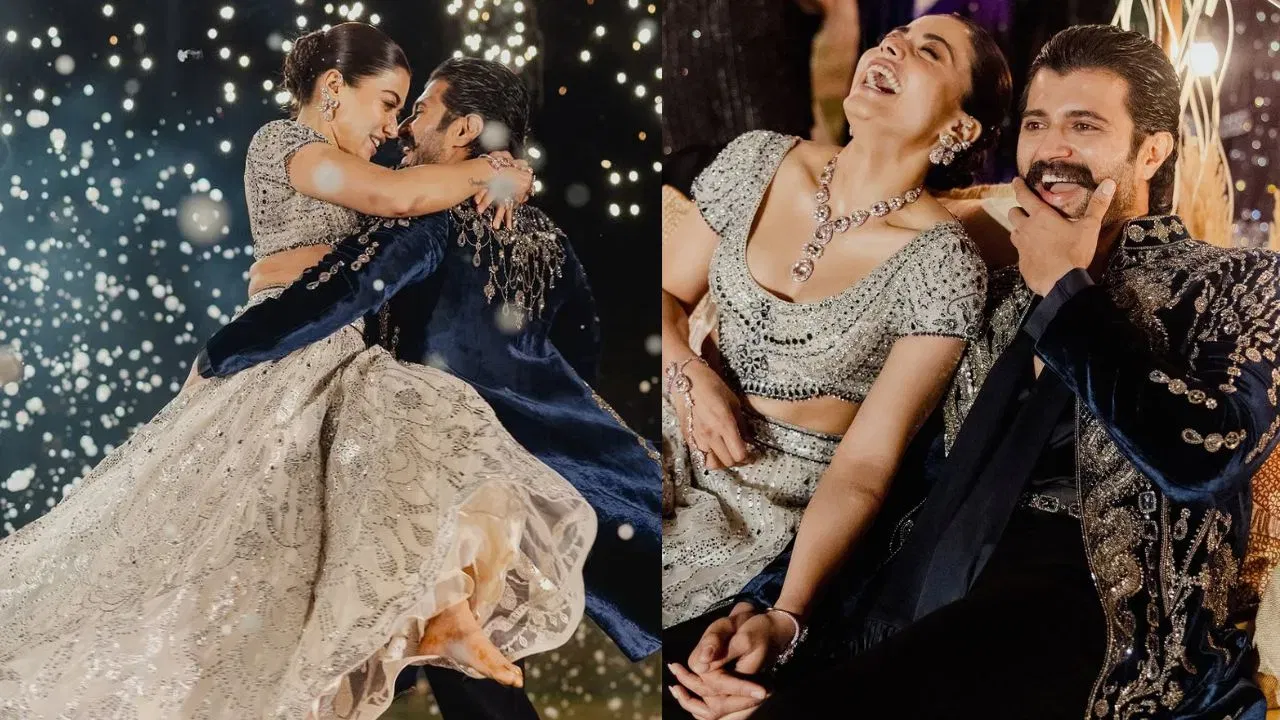 રશ્મિકા મંદાના અને વિજય દેવરકોંડાએ તેમના સંગીત સમારંભમાં ખૂબ નાચ્યા. અભિનેતાએ રશ્મિકાને હાથમાં રાખીને નાચ્યું અને આ ખાસ ક્ષણના ફોટા શેર કર્યા. બંનેએ તેમના ઇન્સ્ટાગ્રામ એકાઉન્ટ્સ પર આ સંપૂર્ણ ક્ષણનો વીડિયો પણ શેર કર્યો. (ફોટો ક્રેડિટ - ઈન્સ્ટાગ્રામ)