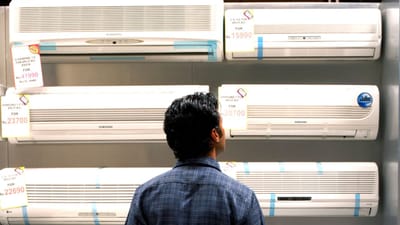 Electric Appliances Using Tips : ઉનાળાની શરૂઆત સાથે ઘરોમાં એર કંડિશનર, કુલર અને રેફ્રિજરેટરનો ઉપયોગ ઝડપથી વધે છે. જ્યારે આ ઉપકરણો ઠંડક પૂરી પાડે છે, ત્યારે મહિનાના અંતે વીજળીનું બિલ ઘણીવાર બોજ બની જાય છે. ઘણા લોકો માને છે કે આ ઉપકરણોનો વધુ પડતો ઉપયોગ વધેલા બિલનું કારણ છે. જો કે, વાસ્તવમાં, દુરુપયોગ પણ એક મુખ્ય પરિબળ છે.