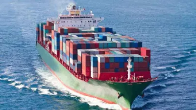 સમગ્ર વિશ્વમાં જહાજોનો ઉપયોગ માલસામાનના પરિવહન અને પ્રવાસન માટે ખૂબ જ મોટા પ્રમાણમાં થાય છે. તેલથી લઈને કાર અને અનાજથી લઈને ભારે મશીનો સુધીની અનેક વસ્તુઓ દરિયાઈ માર્ગે એક દેશમાંથી બીજા દેશમાં પહોંચાડવામાં આવે છે. દરિયો સૌથી સસ્તો અને સુરક્ષિત પરિવહન માર્ગ માનવામાં આવે છે, તેથી આંતરરાષ્ટ્રીય વેપારમાં જહાજોની મહત્વપૂર્ણ ભૂમિકા છે. પણ જો દરિયાઈ સફર દરમિયાન જહાજનું ફ્યુઅલ ખતમ થઈ જાય તો શું થશે? ચાલો જાણીએ (ફોટો ક્રેડિટ-સોશિયલ મીડિયા)