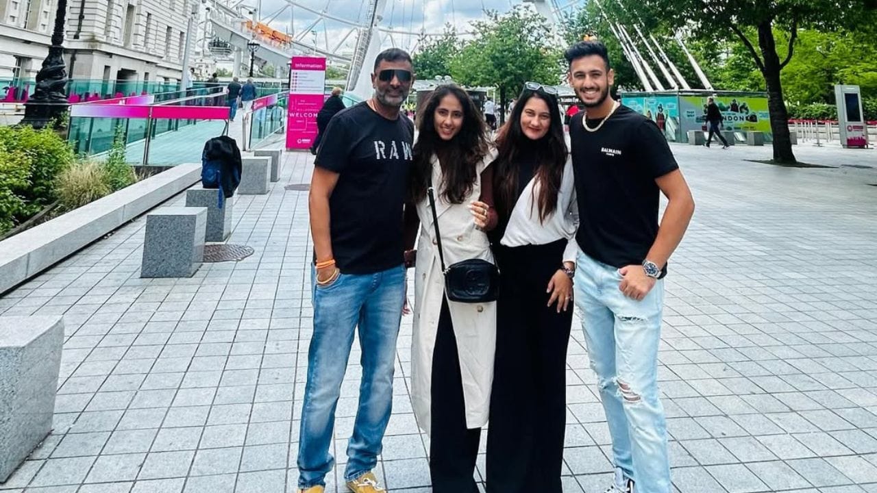 તેમણે પોતાની હોમ ટીમ સૌરાષ્ટ્રને પણ કોચિંગ આપ્યું. ત્યારબાદ તેઓ બેંગ્લોરમાં NCA ખાતે બેટિંગ કોચ બન્યા. તેમના કોચિંગ હેઠળ અનેક પ્રવાસ કર્યો છે.