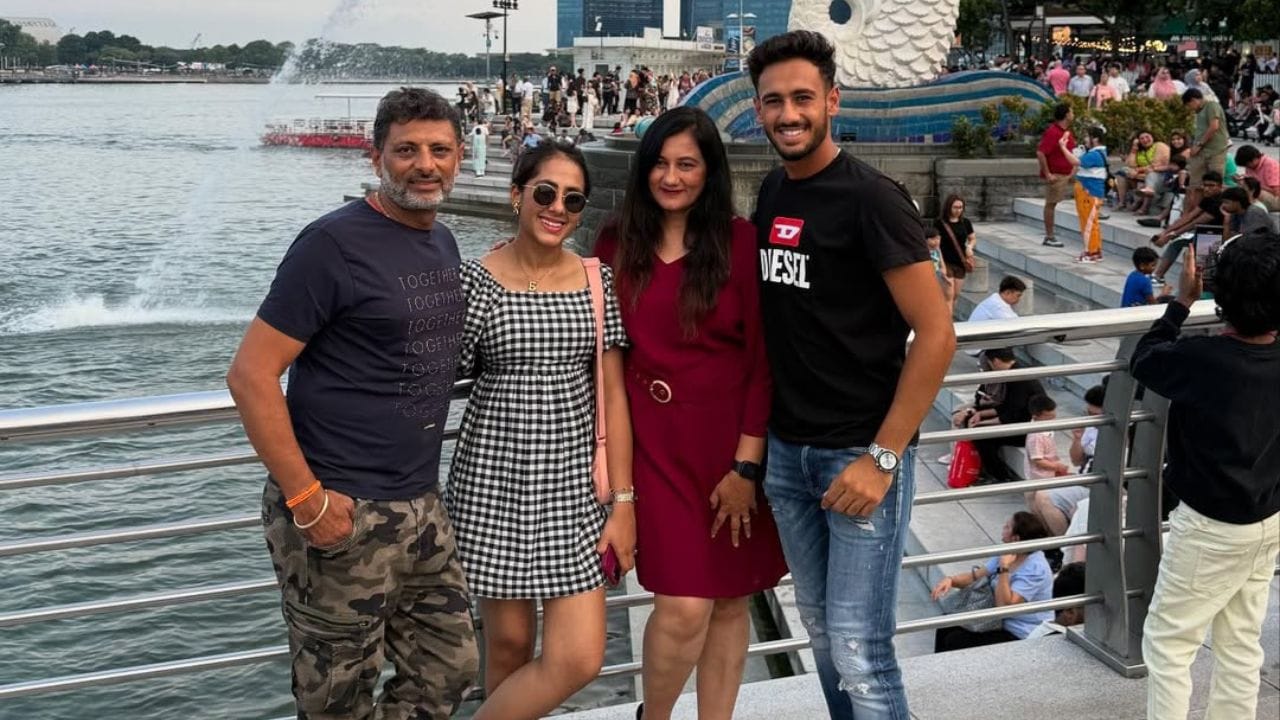 તેણે સૌરાષ્ટ્ર માટે રમતી વખતે 70 વિકેટ પણ લીધી હતી.આ ઉપરાંત, તેમણે જુનિયર અને સિનિયર બંને સ્તરે ટીમ ઈન્ડિયાના ખેલાડીઓને કોચિંગ પણ આપ્યું છે.