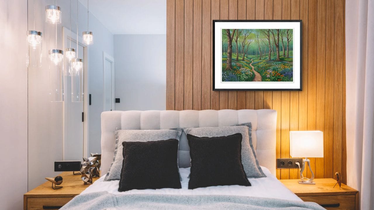 બેડરૂમમાં વધુ પડતા તેજસ્વી રંગોનો ઉપયોગ કરવાનું ટાળો. પડદાથી લઈને બેડશીટ સુધી બધું જ હળવા રંગનું હોવું જોઈએ. લાઇટિંગ પણ નરમ હોવી જોઈએ. બ્રાઈટ લાઇટનો ઉપયોગ કરવાનું ટાળો. સૂતી વખતે તમે ઝાંખી લાઇટનો પણ ઉપયોગ કરી શકો છો. આ તમારી ઊંઘમાં વિક્ષેપ અટકાવશે. આ નાના ફેરફારો તમને તમારા જીવનને પાટા પર લાવવામાં મદદ કરી શકે છે. આખી રાતની ઊંઘ તમારા સ્વાસ્થ્યને સુનિશ્ચિત કરશે.
