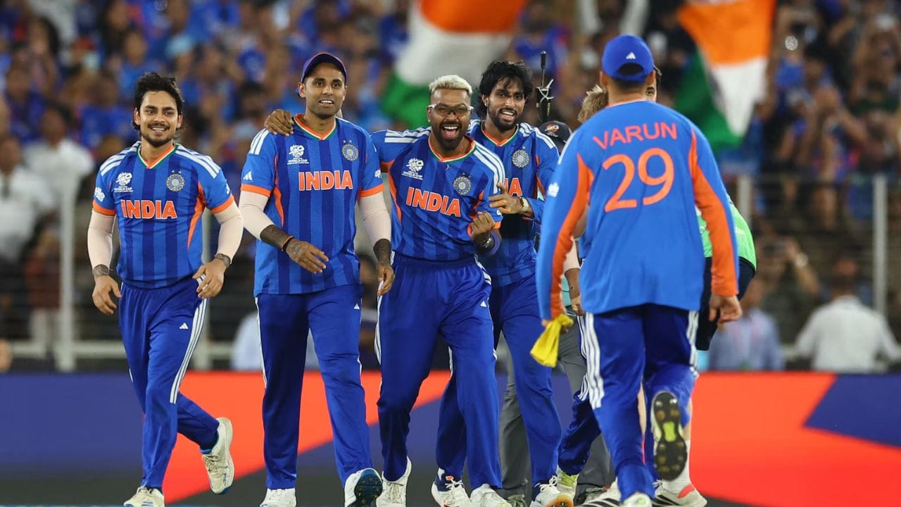 સુપર 8 તબક્કામાં પહોંચેલી અને સેમિફાઇનલમાં પહોંચવામાં નિષ્ફળ રહેલી દરેક ટીમને $380,000 (આશરે રૂ. 3.48 કરોડ) ઇનામ મળ્યું. ગ્રુપ તબક્કામાં ભાગ લેનારી બધી ટીમોને $250,000 (આશરે રૂ. 2.29 કરોડ) ની ગેરંટીકૃત ઇનામ પણ મળી. (ફોટો ક્રેડિટ - સોશિયલ મીડિયા)