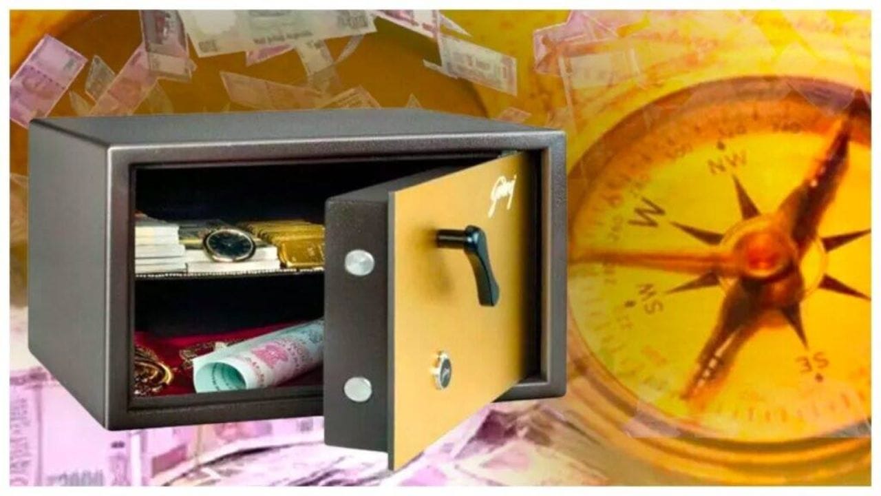 તેને જમીનથી સહેજ ઉપર રાખો: તિજોરીને સીધી ફ્લોર પર ન મૂકો; તેના બદલે, તેને લાકડાના સ્ટેન્ડ અથવા પ્લેટફોર્મ પર મૂકો.  (ફોટો ક્રેડિટ-સોશિયલ મીડિયા)