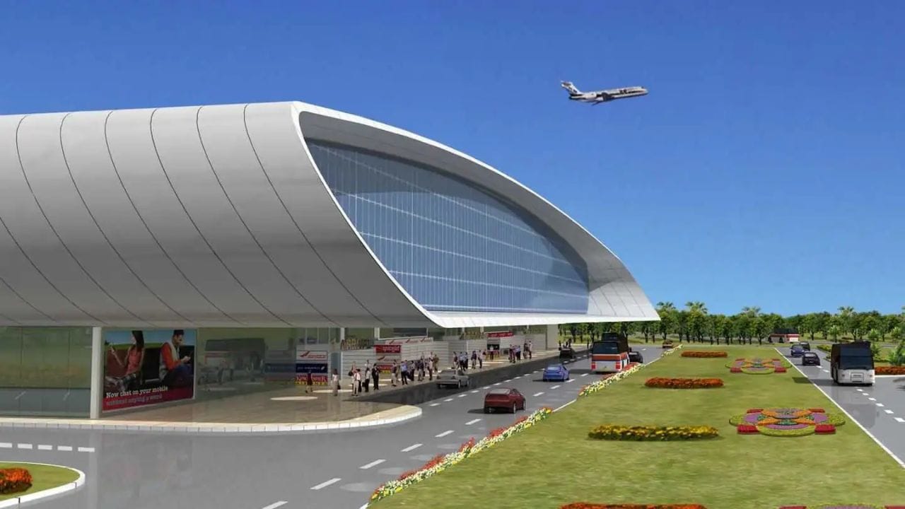 ત્રીજા સ્થાને છે Vadodara Airport. આધુનિક ટર્મિનલ સાથેનું આ એરપોર્ટ મધ્ય ગુજરાત માટે મહત્વપૂર્ણ છે. જે વાણિજ્યિક અને લશ્કરી બંને ફ્લાઇટ્સની સુવિધા આપે છે.
